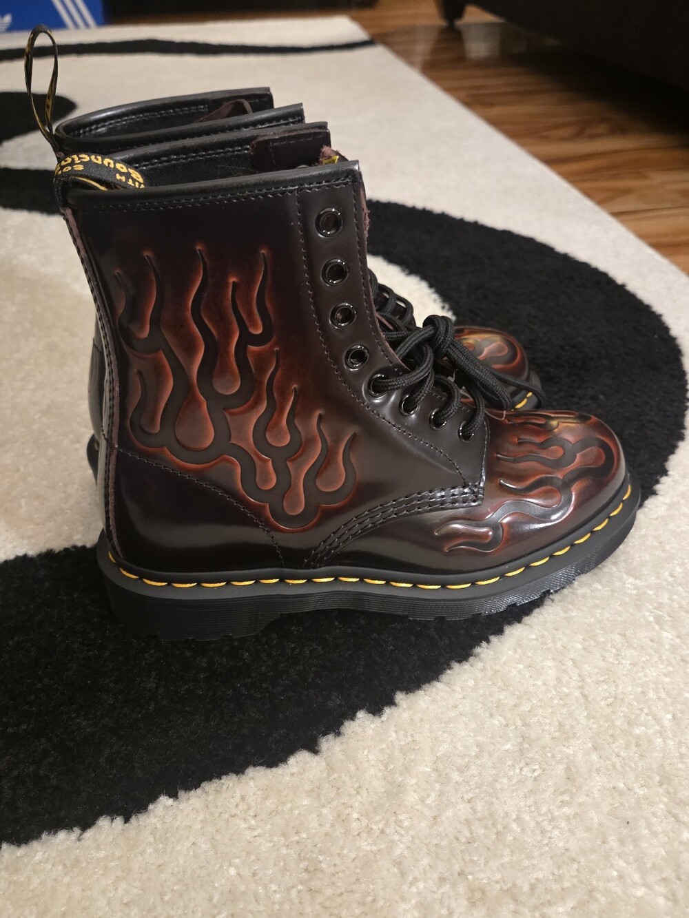 DR.MARTENS 1460 INFERNO 8 EYE COMBAT LACE-UP BOOT SZ 7W
